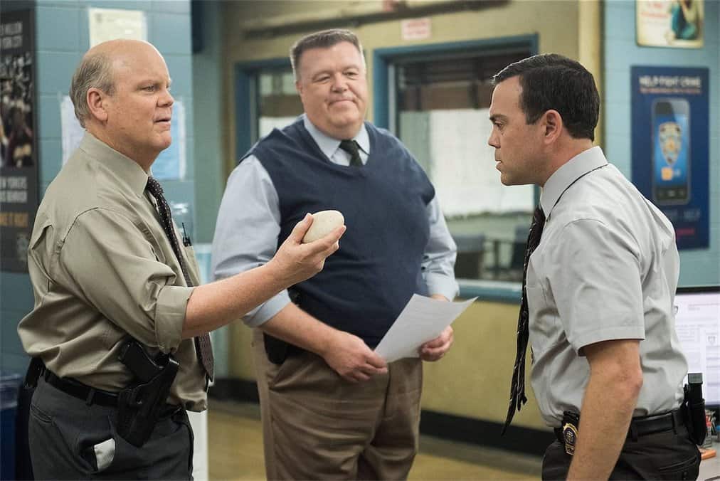 Brooklyn Nine-Nine Season 2 Episode 19 Review: “Sabotage” - TVovermind