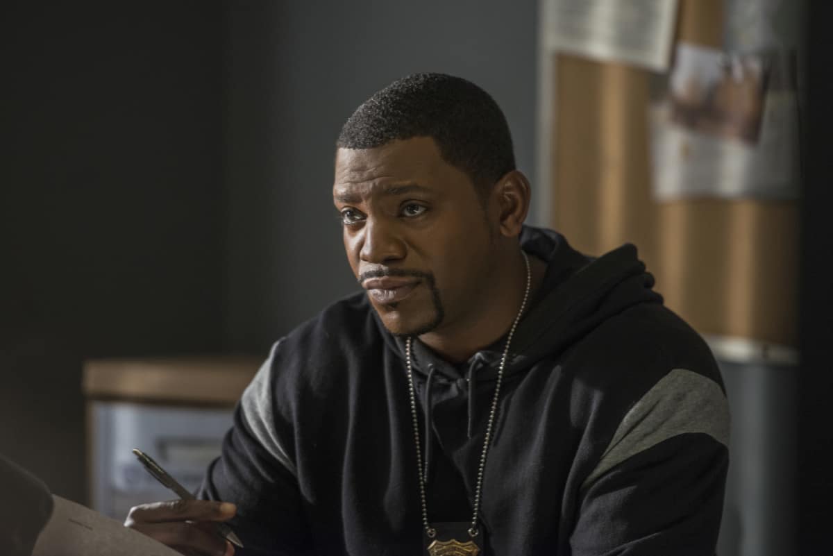 Frequency Season 1 Episode 11 Review: “Negative Copy” – TVovermind