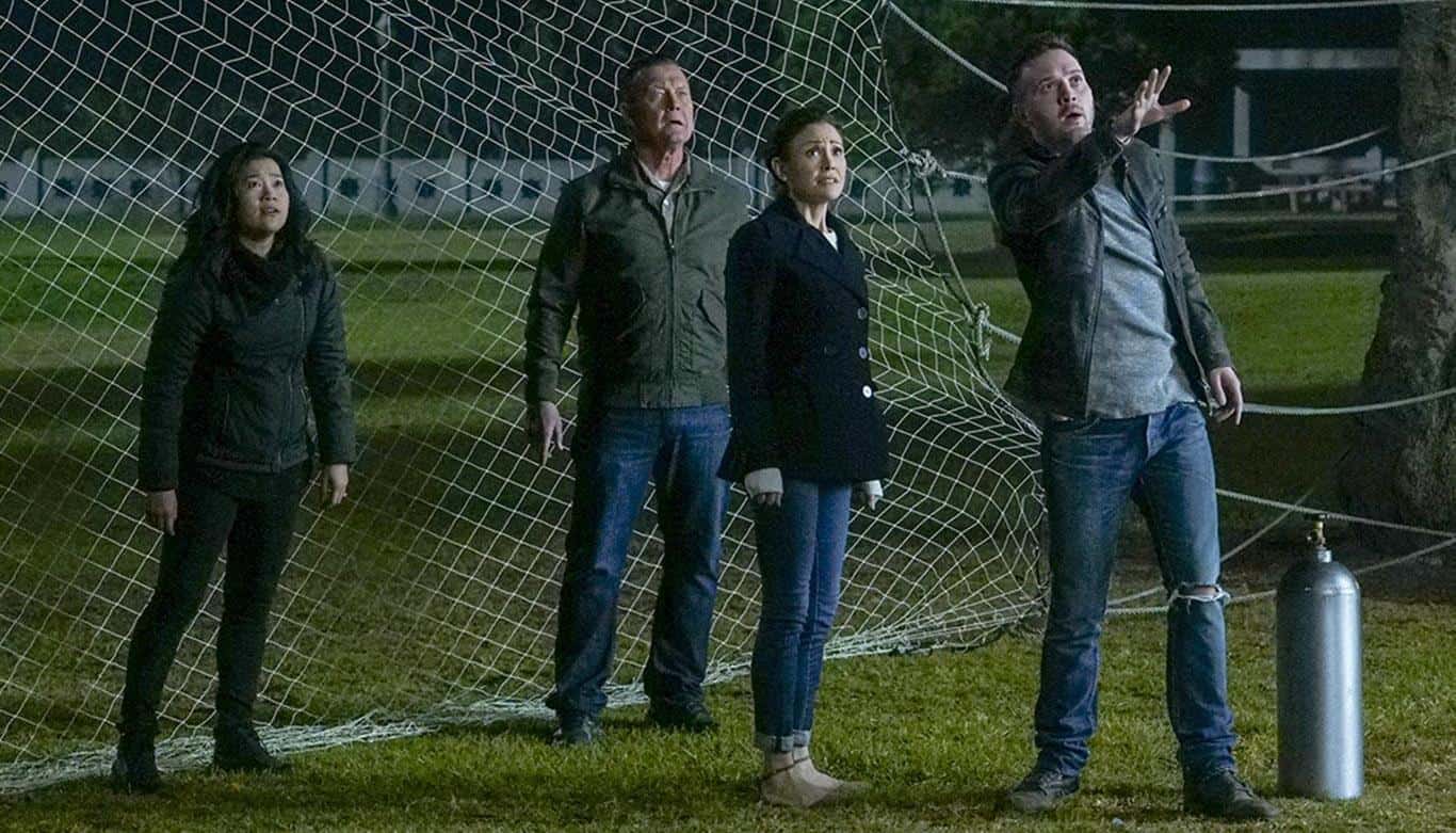 Team Helps Land Plane Walter Hosts Kids Science Show