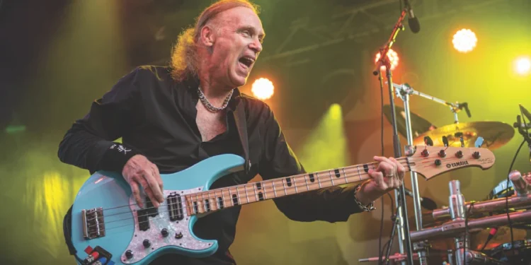 The 20 Best Rock Bassists of All-Time - TVovermind