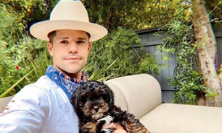 Unveiling the Enigmatic Charlie Carver: 10 Intriguing Facts – TVovermind