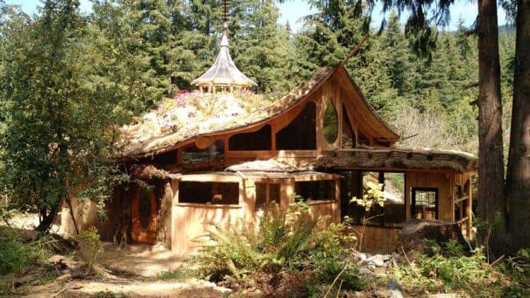 Is The Show Building Off The Grid Fake